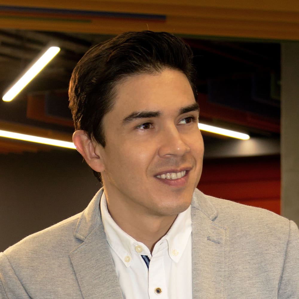 Gaspar González-Briceño Headshot